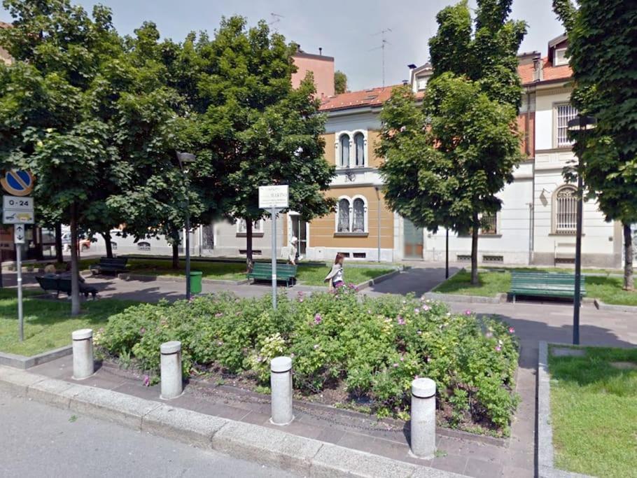 Xenia Apartments - Charming Garden Suite In Porta Venezia Milano Exteriör bild