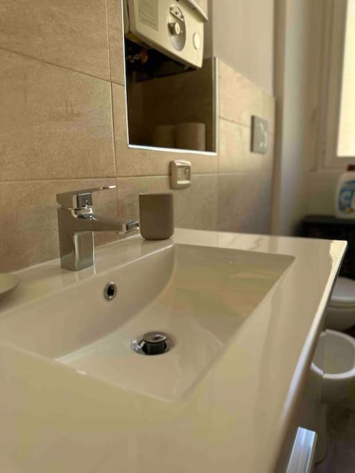 Xenia Apartments - Charming Garden Suite In Porta Venezia Milano Exteriör bild